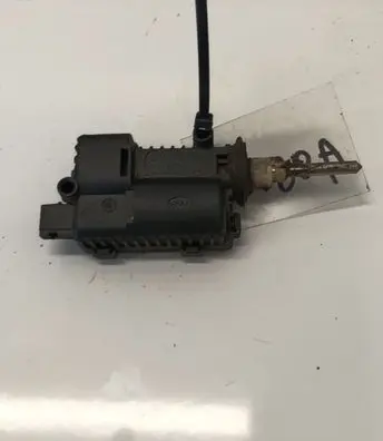 Opel Zafira B Central locking motor 13158426