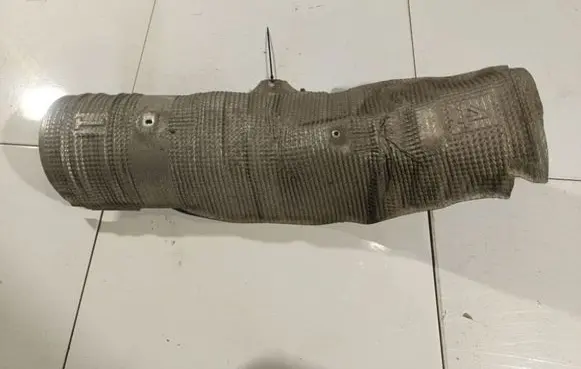 Toyota Avensis T270 Exhaust heat shield 