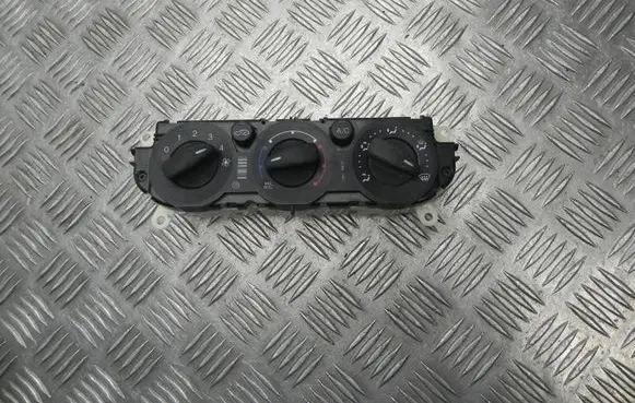Ford Focus Climate control unit CM5T19980