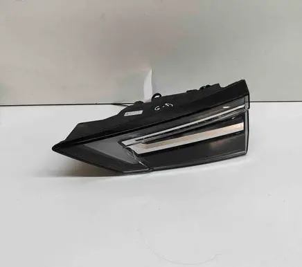 Nissan Qashqai J12 Tailgate rear/tail lights 26550HK21A