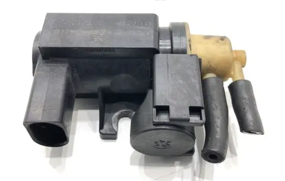 Volvo S80 Fuel pressure regulator 31293964