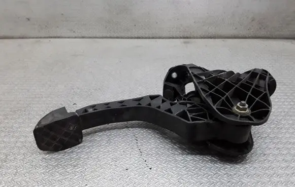 Clutch pedal