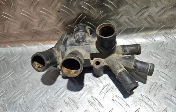 Volkswagen Golf II Engine coolant pipe/hose 030121117 055121121