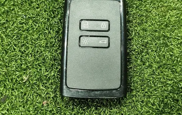 Renault Arkana Ignition key/card 