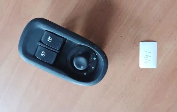 Renault Master III Electric window control switch 8200631849