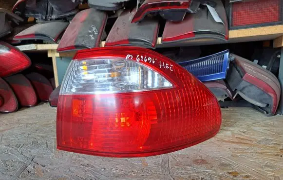 Mazda 626 Rear/tail lights 22061922