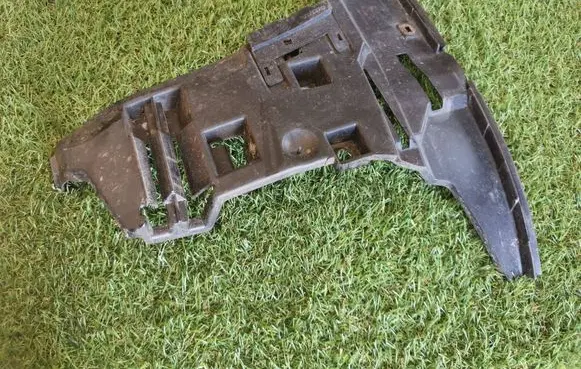 Volvo V70 Front bumper mounting bracket 9484338