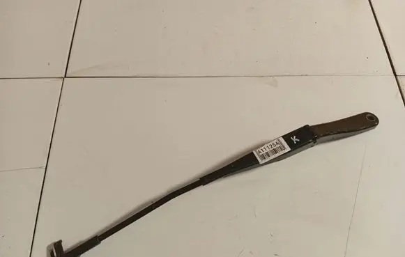 Opel Astra H Front wiper blade arm 13111219LH
