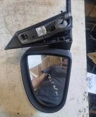 Mitsubishi Colt Front door electric wing mirror 7632A163