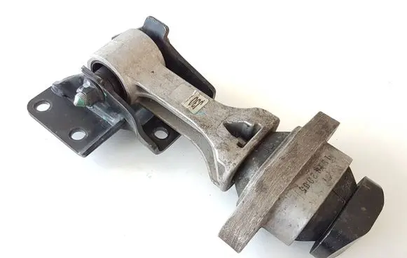 Hyundai i30 Engine mount bracket 21950J3000