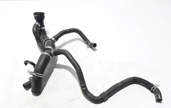 Volvo XC40 Engine coolant pipe/hose 32240180