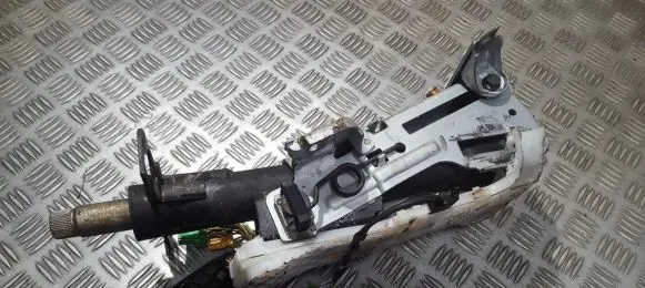 Volvo V70 Steering wheel axle P30680270