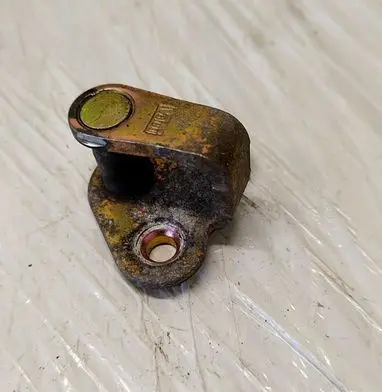 Peugeot 307 Front door lock loop/hook striker 