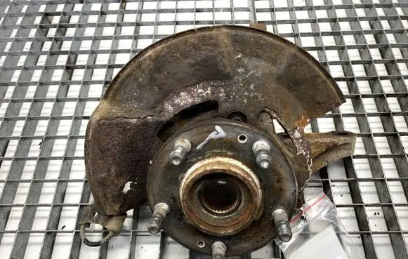 Hyundai Tucson JM Front wheel hub spindle knuckle 
