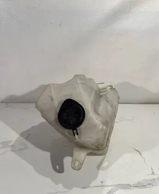 Toyota Prius (XW20) Windshield washer fluid reservoir/tank 060851145