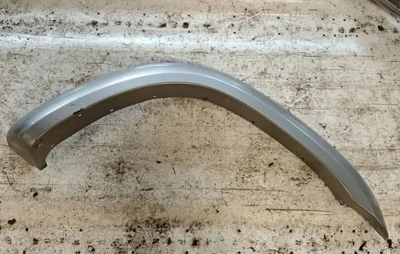 Nissan Patrol Y61 Front arch trim 63812