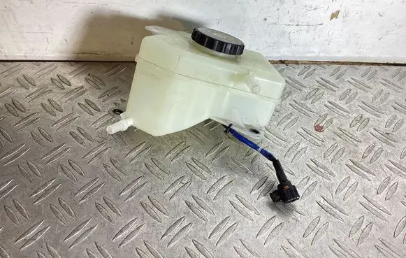 Brake fluid reservoir