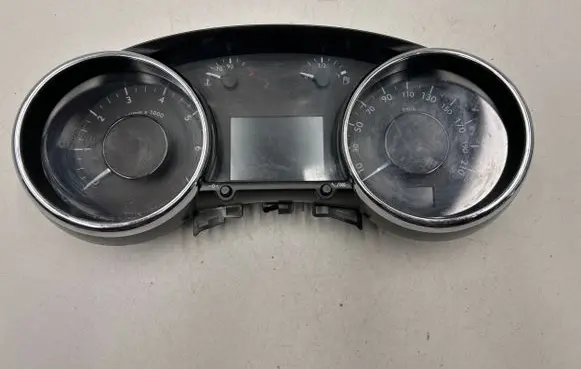 Peugeot 5008 Speedometer (instrument cluster) 9677785180