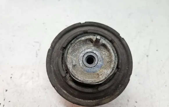 Mercedes-Benz S W220 Engine mount bracket