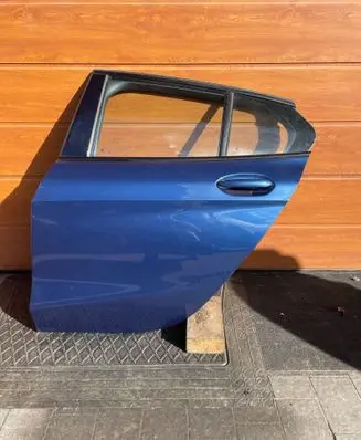 BMW 1 F40 Rear door