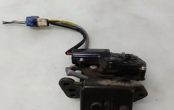 Toyota Corolla Verso E121 Tailgate/trunk/boot lock/catch/latch