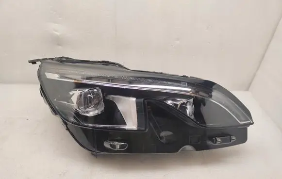 Peugeot 3008 II Headlight/headlamp