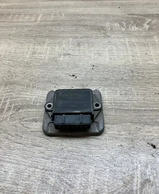 Volkswagen Golf II Ignition amplifier control unit 191905351B