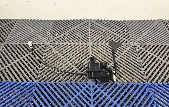 Lexus RX 330 - 350 - 400H Fuel cap flap release cable PBTM15GF5