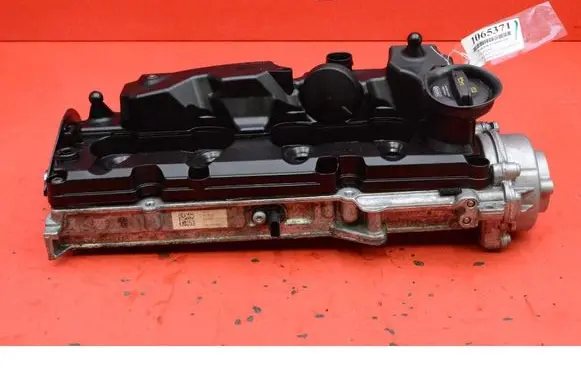 Volkswagen PASSAT CC Rocker cam cover 04L103308F