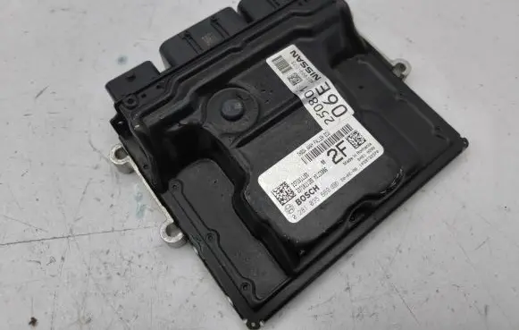 Nissan Qashqai Engine control unit/module 0281035669 237101118S