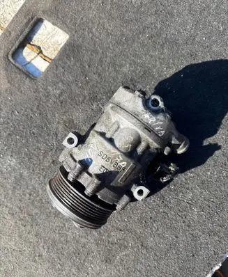 Opel Meriva A Air conditioning (A/C) compressor (pump) 24421642
