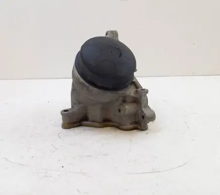 BMW 4 F32 F33 Oil filter mounting bracket 7516383 7570085 7576521