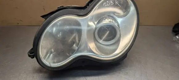 Mercedes-Benz C W203 Headlight/headlamp A2038203761