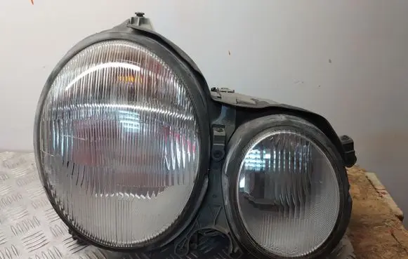 Mercedes-Benz E W210 Headlight/headlamp 15060800