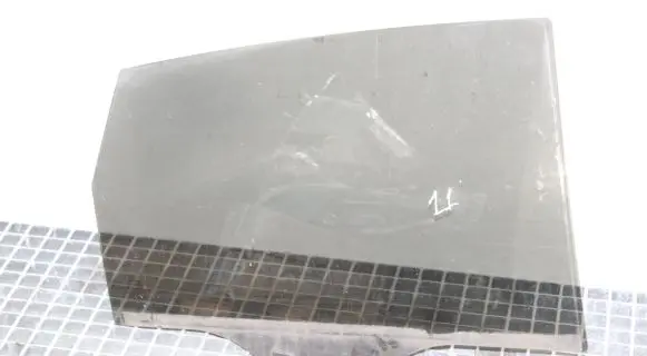 Honda CR-V Rear door window glass