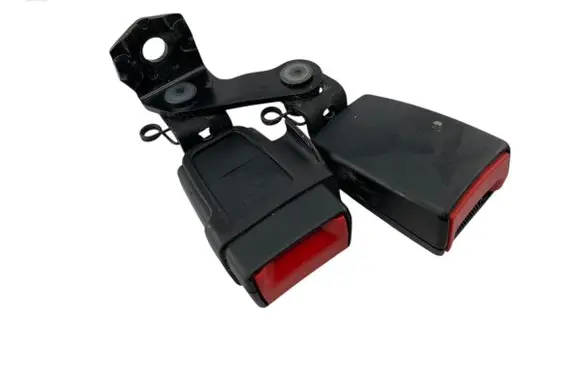 Middle seatbelt buckle (rear)