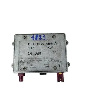 Audi A6 S6 C5 4B Aerial antenna amplifier 8E0035456A