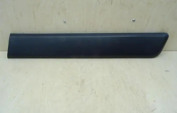 Rear door trim (molding)