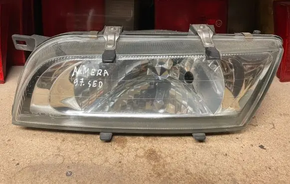 Nissan Almera Headlight/headlamp 1593