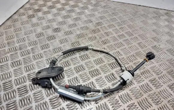 Ford Focus Gear shift cable linkage 5m5p7e395ae