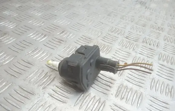 Headlight level adjustment motor