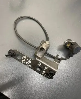 Audi A6 S6 C6 4F Crankshaft position sensor 0261210179 527241