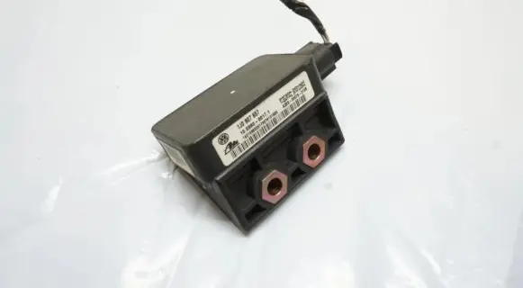 Volkswagen New Beetle ESP acceleration yaw rate sensor 1J0907657