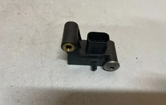 BMW 5 E60 E61 Airbag deployment crash/impact sensor 6977398