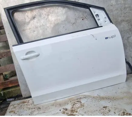 Volkswagen Up Front door