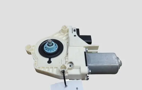 Tesla Model Y Front door window regulator motor G03482100