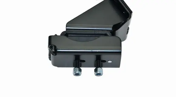 Engine mount vacuum valve