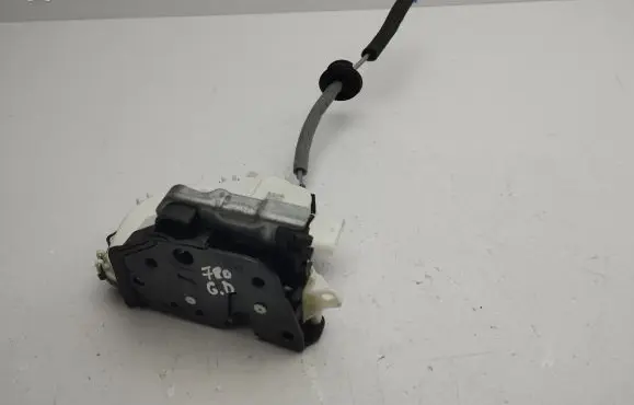 Audi Q2 - Rear door lock 8K0839016J