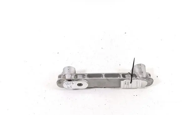 Engine mounting bracket