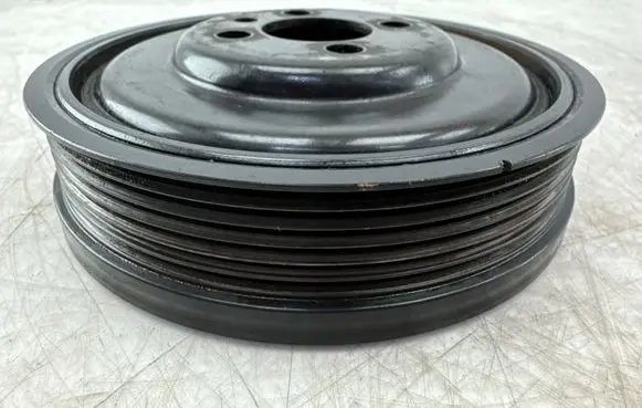 Volkswagen Golf VII Crankshaft pulley 03G105243